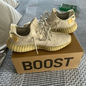 Yeezy Boost 350 v2 ‘Light’ Size 11